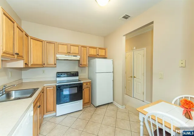 Homes for sale in Woodland Park, NJ | 375 Rifle Camp Rd #202, Woodland Park, NJ 07424 | MLS# 26013311