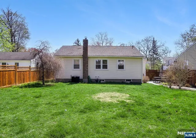 21st image of 39 Glen Ave, Millburn, NJ 07041 | MLS# 26013316