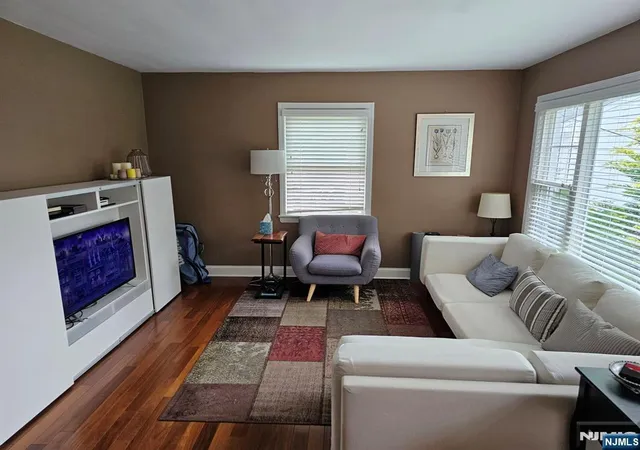 3rd image of 39 Glen Ave, Millburn, NJ 07041 | MLS# 26013316