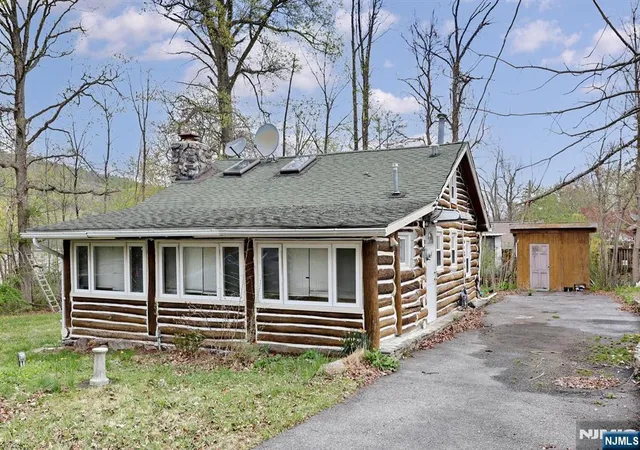 Homes for sale in West Milford, NJ | 10 Echo Ln, West Milford, NJ 07480 | MLS# 26013462