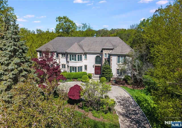 2nd image of 554 Hampton Hill Rd, Franklin Lakes, NJ 07417 | MLS# 26013551