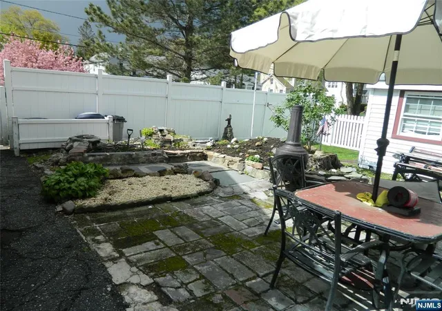 Photo 4 of Single family home for sale at 20 Saint Charles Ave, Caldwell, NJ 07006 | MLS# 26013673 | Listing updated on 2026-08-19