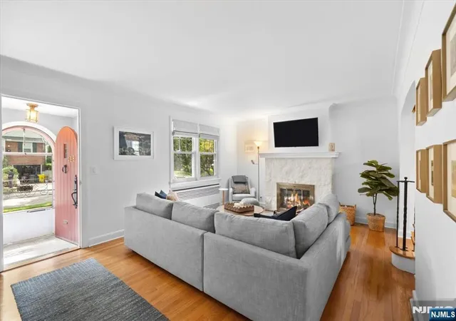 Homes for sale in Teaneck, NJ | 988 Richard Ct, Teaneck, NJ 07666 | MLS# 26013724