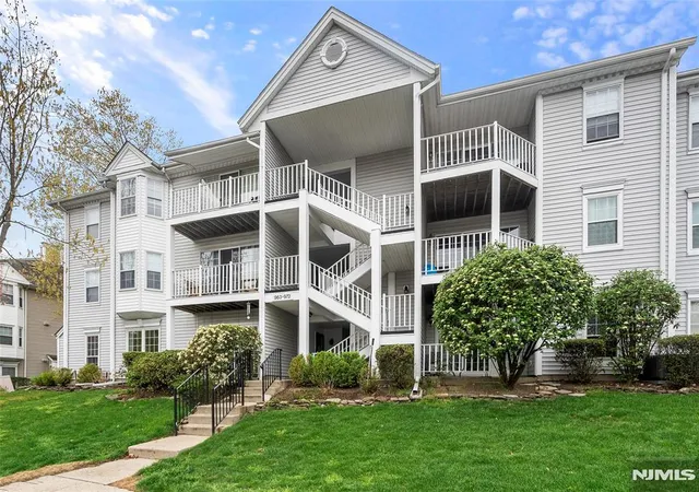 3rd image of 972 Juniper Wy, Mahwah, NJ 07430 | MLS# 26013742