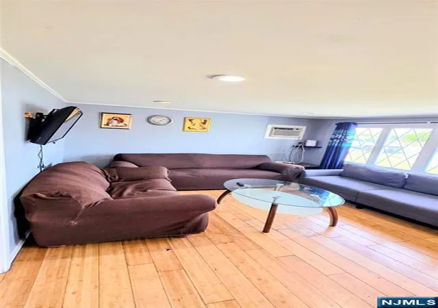 Photo 4 of Sale Pending at 7 Barnard Pl, North Arlington, NJ 07031 | MLS# 26013769 | Listing updated on 2026-09-08