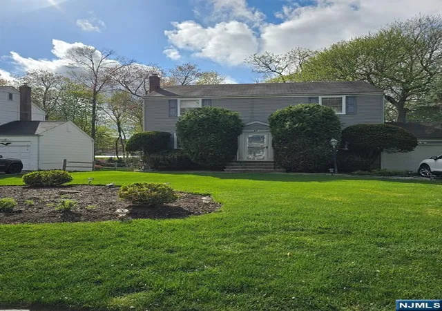 Photo 1 of Sale Pending at 27 Longacre Dr, Livingston, NJ 07039 | MLS# 26013823 | Listing updated on 2026-06-25