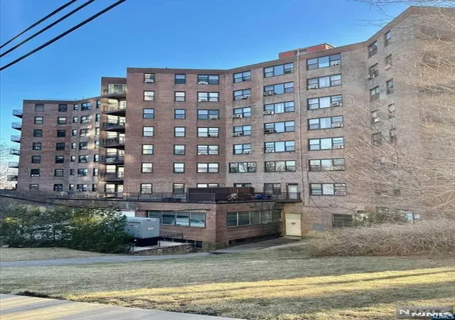 2nd image of 1450 Palisade Ave, Fort Lee, NJ 07024