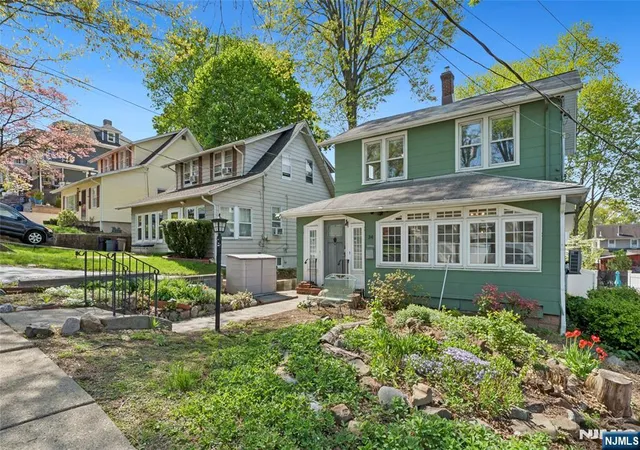 Photo 1 of Single family home for sale at 34 Linwood Ave, Bogota, NJ 07603 | MLS# 26013964 | Listing updated on 2026-10-01