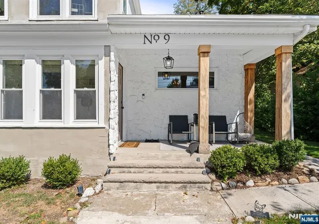 Homes for sale in Newton, NJ | 9 Lawnwood Ave, Newton, NJ 07860 | MLS# 26014119