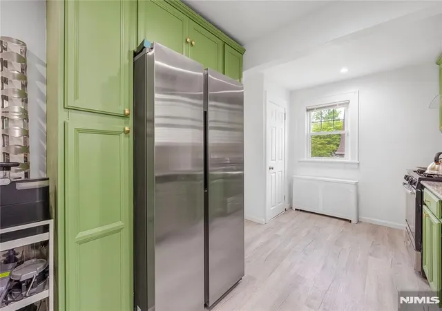 Homes for sale in Teaneck, NJ | 384 Woods Rd, Teaneck, NJ 07666 | MLS# 26014254