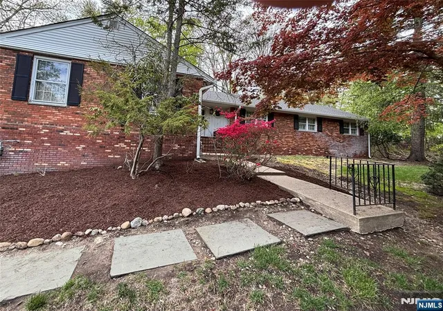 2nd image of 1138 High Mountain Rd, Franklin Lakes, NJ 07417 | MLS# 26014370