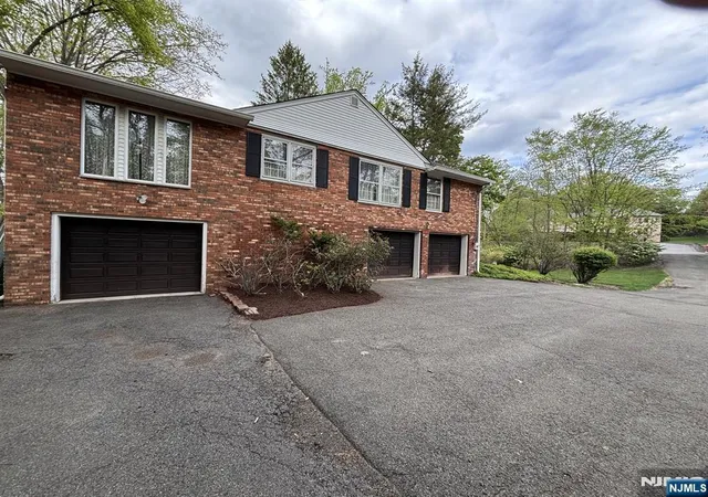 3rd image of 1138 High Mountain Rd, Franklin Lakes, NJ 07417 | MLS# 26014370