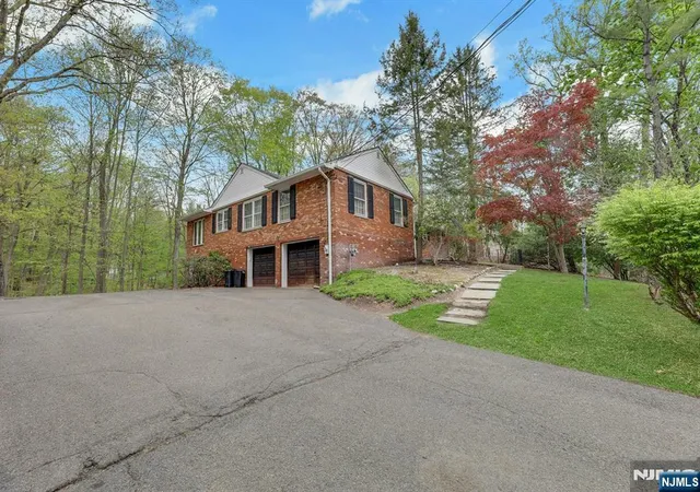 4th image of 1138 High Mountain Rd, Franklin Lakes, NJ 07417 | MLS# 26014370