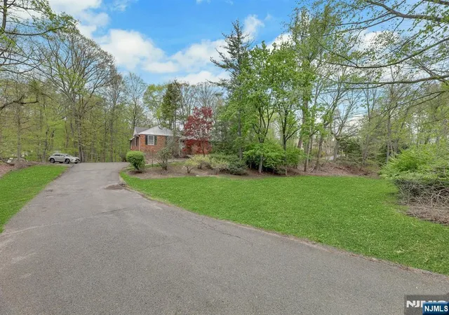 5th image of 1138 High Mountain Rd, Franklin Lakes, NJ 07417 | MLS# 26014370