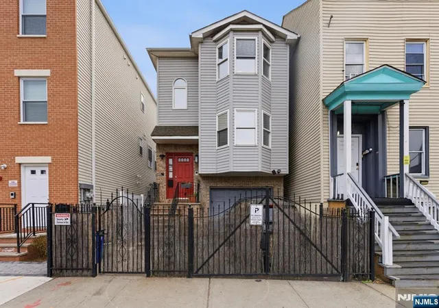 3rd image of 286 Broad St, Newark, NJ 07104 | MLS# 26014385