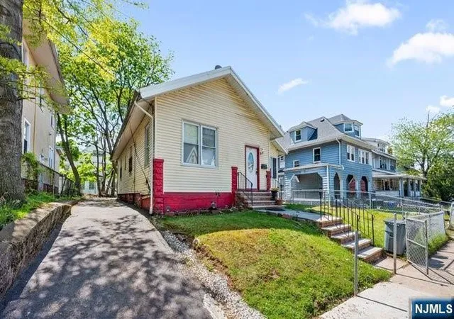 Photo 2 of Single family home for sale at 44 Scheerer Ave, Newark, NJ 07112 | MLS# 26014389 | Listing updated on 2026-06-06