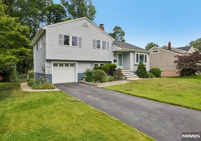 Homes for sale in Ridgewood, NJ | 419 Hopper Ave, Ridgewood, NJ 07450 | MLS# 26014428