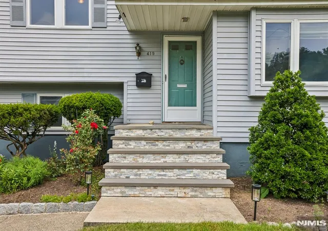 Homes for sale in Ridgewood, NJ | 419 Hopper Ave, Ridgewood, NJ 07450 | MLS# 26014428