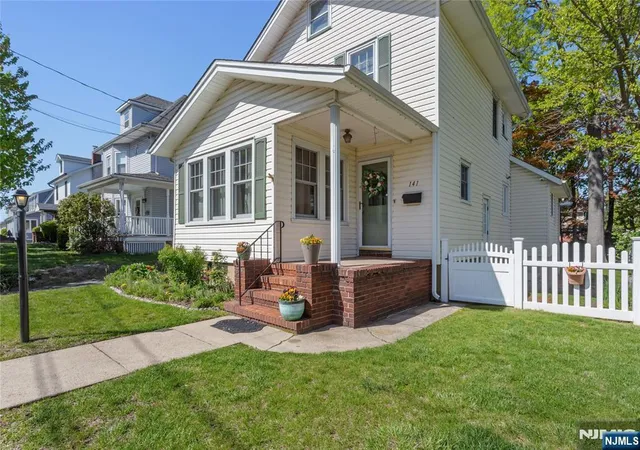 Homes for sale in Hasbrouck Heights, NJ | 141 Henry St, Hasbrouck Heights, NJ 07604 | MLS# 26014649