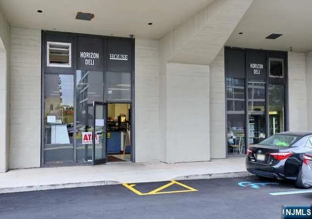 2nd image of 6 Horizon, Fort Lee, NJ 07024