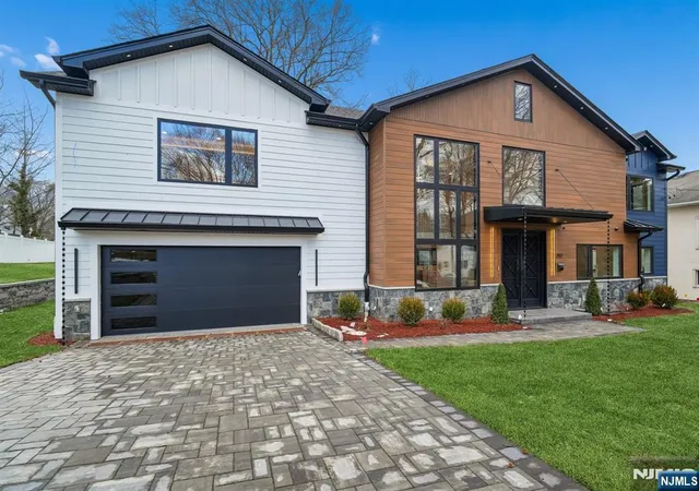 Homes for sale in Cresskill, NJ | 292 Magnolia Ave, Cresskill, NJ 07626 | MLS# 26014830