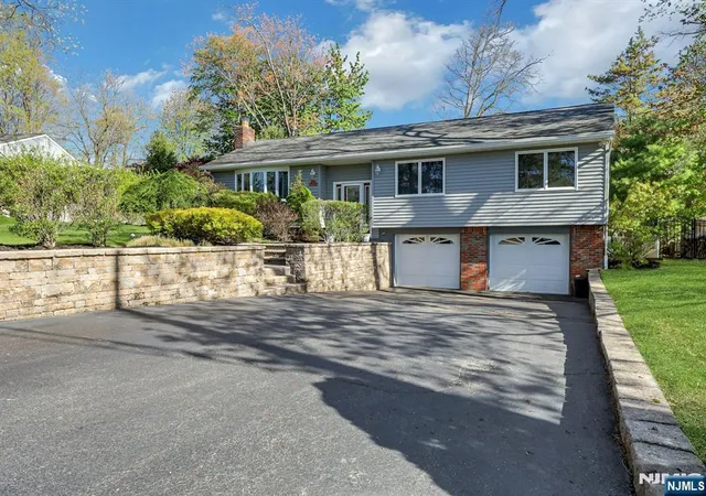 Photo 3 of Sale Pending at 5 Seminole Way, West Milford, NJ 07480 | MLS# 26014850 | Listing updated on 2026-05-28