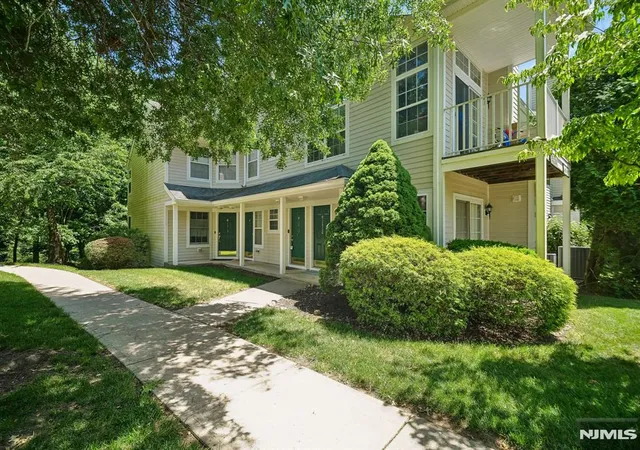 Homes for sale in Mahwah, NJ | 1412 York St, Mahwah, NJ 07430 | MLS# 26014856