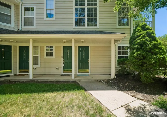 Homes for sale in Mahwah, NJ | 1412 York St, Mahwah, NJ 07430 | MLS# 26014856