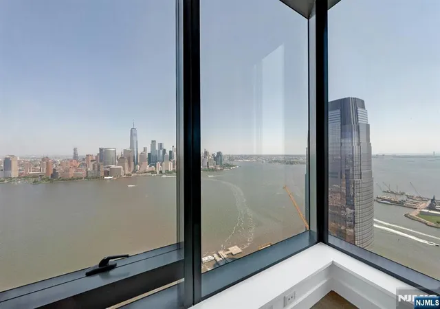 2nd image of 99 Hudson St, Jersey City, NJ 07302
