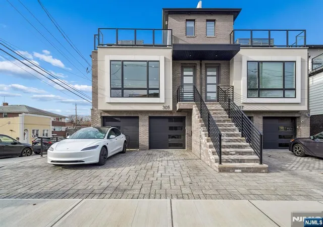 Townhouse for sale at 305 8Th St #2, Fairview, NJ 07022 | MLS# 26015120