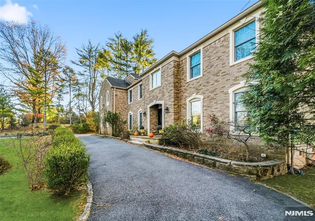 Homes for sale in Old Tappan, NJ | 27 Pine Hill Rd, Old Tappan, NJ 07675 | MLS# 26015214