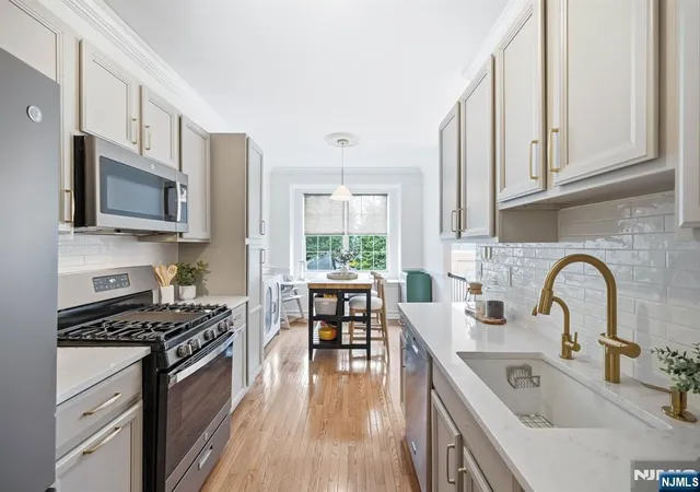 Homes for sale in Nutley, NJ | 204 Swathmore Dr #2005, Nutley, NJ 07110 | MLS# 26015376