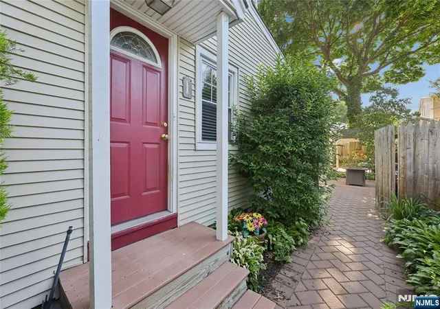 Homes for sale in Dumont, NJ | 15 Congress St, Dumont, NJ 07628 | MLS# 26015418