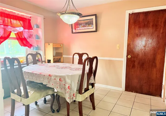 Homes for sale in Teaneck, NJ | 691 River Rd, Teaneck, NJ 07666 | MLS# 26015473