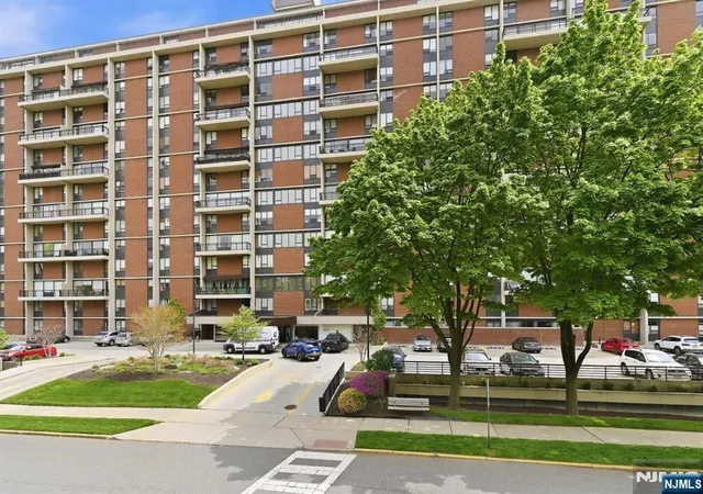 House for sale at 4 Horizon Rd #G-10, Fort Lee, NJ 07024 | MLS# 26015496 | Listing updated on 2026-08-27