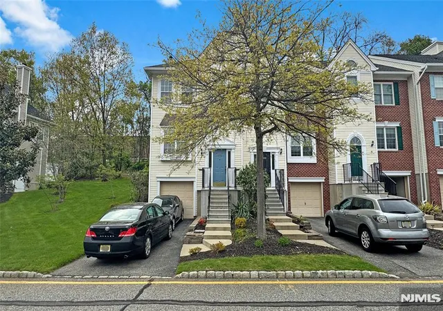 Homes for sale in Mahwah, NJ | 1051 Ash Dr, Mahwah, NJ 07430 | MLS# 26015555
