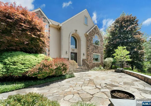 Homes for sale in Franklin Lakes, NJ | 309 Skyridge Rd, Franklin Lakes, NJ 07417 | MLS# 26015596