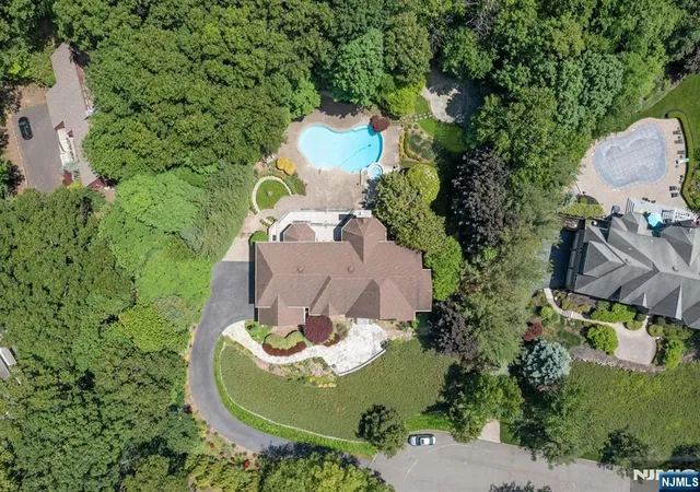 Homes for sale in Franklin Lakes, NJ | 309 Skyridge Rd, Franklin Lakes, NJ 07417 | MLS# 26015596