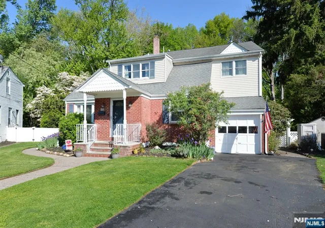 Homes for sale in New Milford, NJ | 65 Clover Ct, New Milford, NJ 07646 | MLS# 26015620