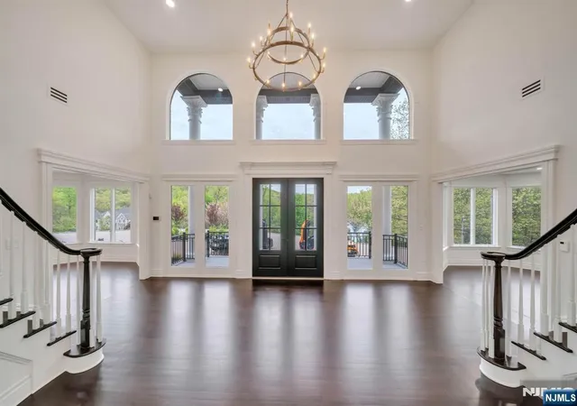 Photo 4 of Single family home for sale at 19 Amira Ln, Kinnelon, NJ 07405 | MLS# 26015712 | Listing updated on 2026-08-31