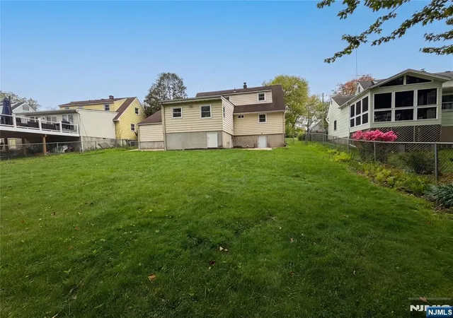 Photo 4 of Sale Pending at 616 River Rd, Teaneck, NJ 07666 | MLS# 26015980 | Listing updated on 2026-08-26