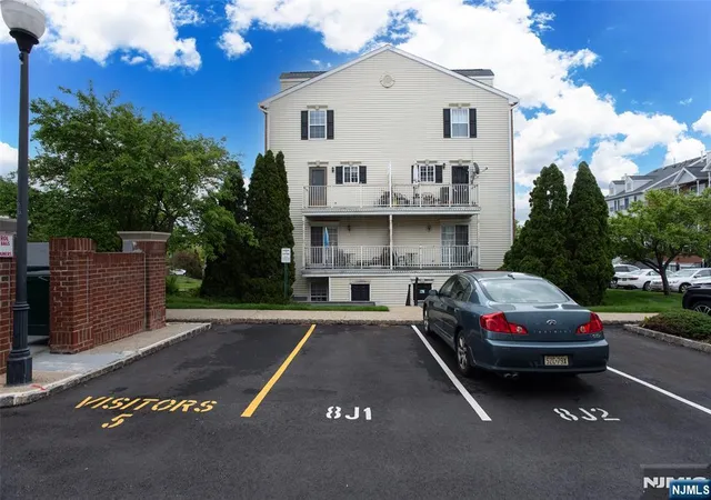 3rd image of 89 Vaughan Dr, Newark, NJ 07103