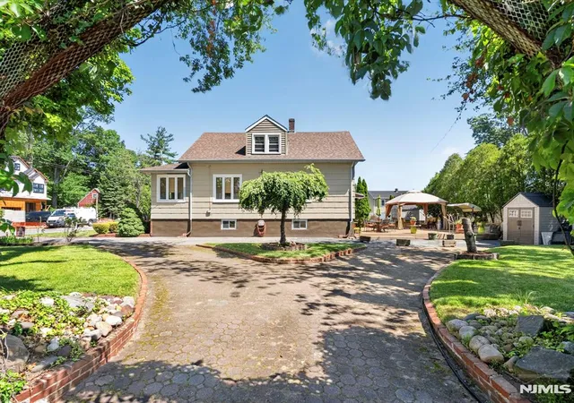 2nd image of 70 Franklin St, Little Ferry, NJ 07643 | MLS# 26016017