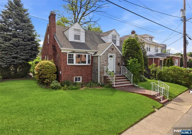 2nd image of 1028 Harvard Pl, Fort Lee, NJ 07024 | MLS# 26016038
