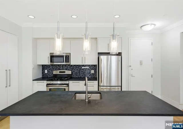 Homes for sale in Jersey City, NJ | 4 Beacon Wy #1404, Jersey City, NJ 07304 | MLS# 26016260