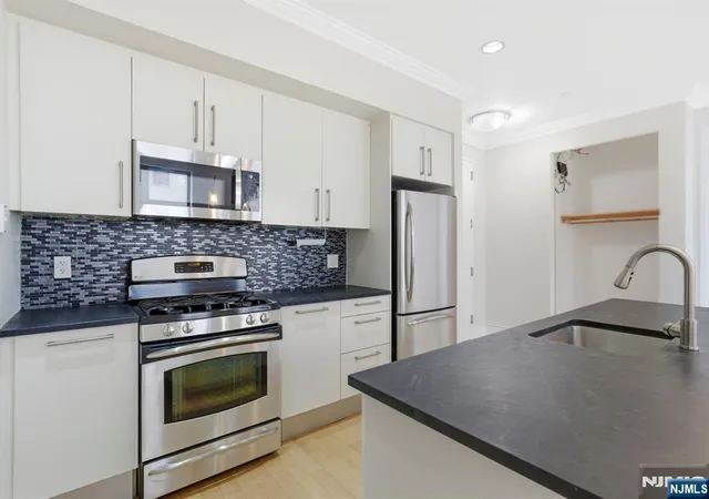 Homes for sale in Jersey City, NJ | 4 Beacon Wy #1404, Jersey City, NJ 07304 | MLS# 26016260