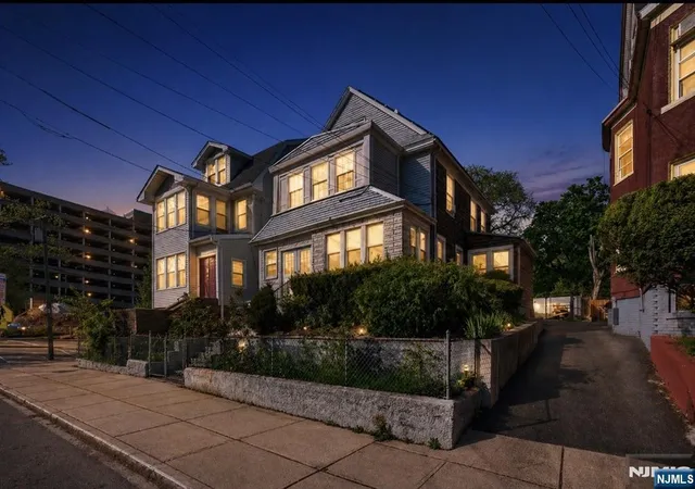 3rd image of 127 Lyons Ave, Newark, NJ 07112 | MLS# 26016389