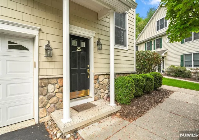 Homes for sale in Old Tappan, NJ | 25 Woods Edge, Old Tappan, NJ 07675 | MLS# 26016403