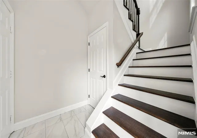 Homes for sale in Old Tappan, NJ | 25 Woods Edge, Old Tappan, NJ 07675 | MLS# 26016403