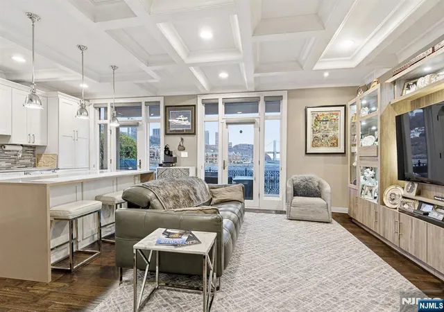 4th image of 119 Hudson Cvs, Edgewater, NJ 07020 | MLS# 26016435